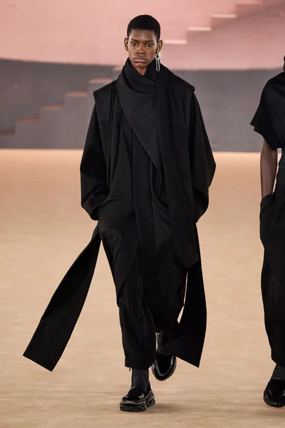 Look 75